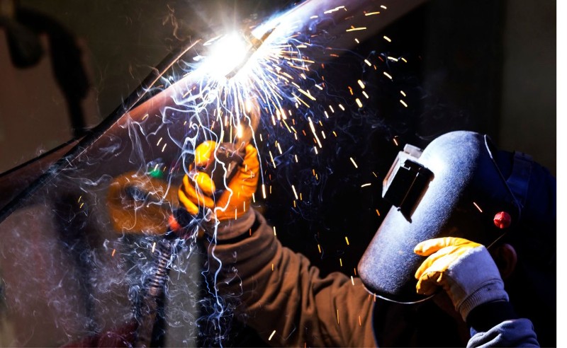 Urządzenia spawalnicze do metalu – rodzaje i zastosowanie